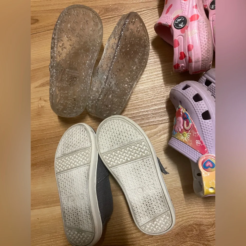 Toddler 4 shoes  bundle 🩷 - Picture 3 of 4